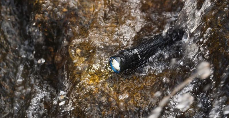 OLIGHT Svietidlo Warrior Mini 3 1750 lm - black (OL825)