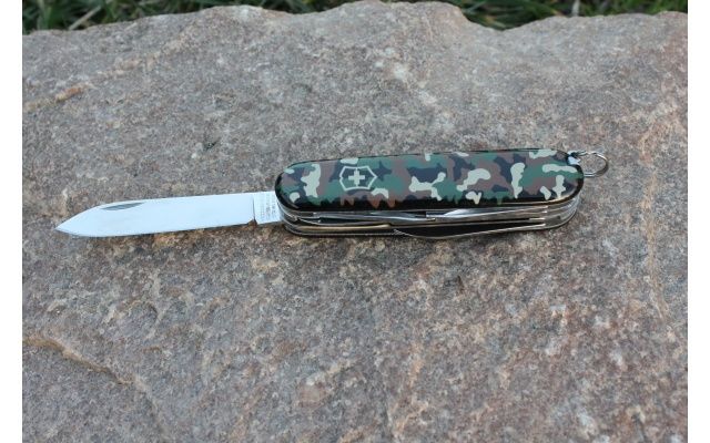 VICTORINOX Zatvárací nôž SPARTAN - woodland camo (1.3603.94)