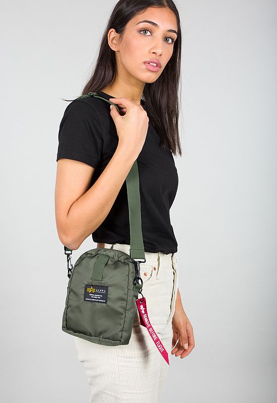 ALPHA INDUSTRIES Taška cez rameno Crew Carry Bag - sage green (196924/01)