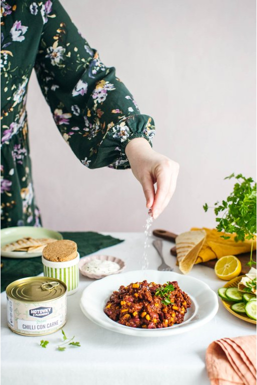 HOTOVKY Z PLECHOVKY Vegan chilli con carne 400g