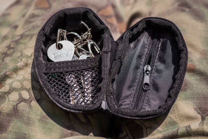 CONDOR MOLLE Prívesok / pouch na kľúče Granát - čierny (221043-002)