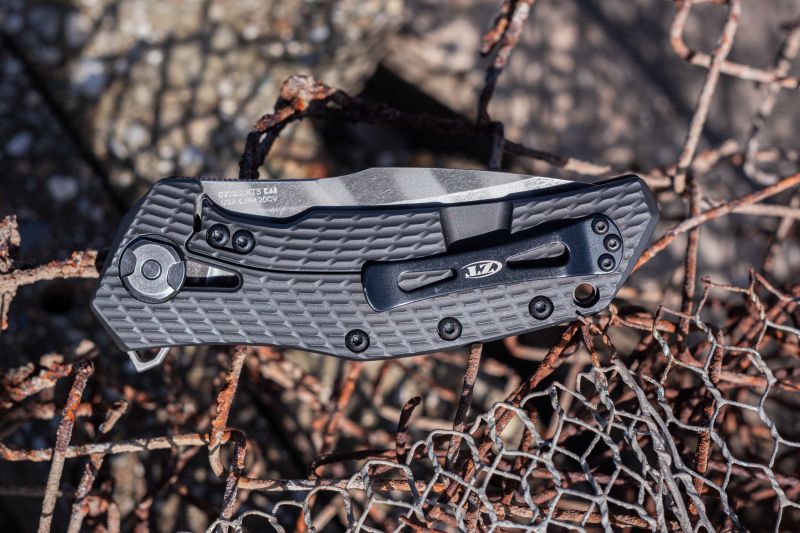 ZERO TOLERANCE Zatvárací nôž KVT Framelock Striped (ZT0308BLKTS)