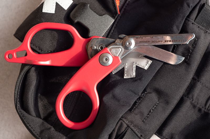 LEATHERMAN Multitool RAPTOR RESPONSE - crimson (832965)