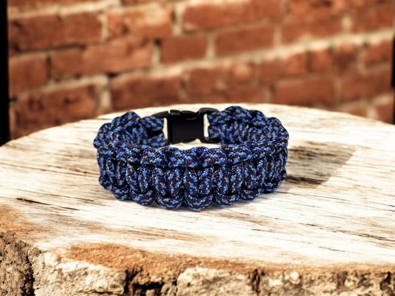 Paracord náramok Cobra - blue speck